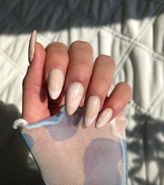 Nageldesign beige: passend für jeden Anlass