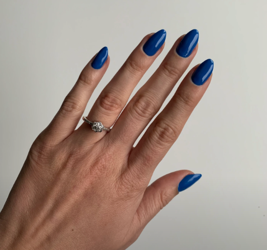 Nageldesign blau: unbegrenzte Stylingmöglichkeiten